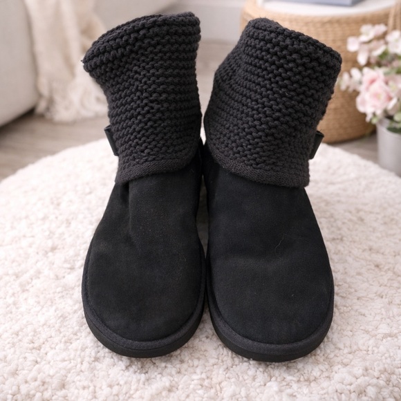 UGG Shoes - UGG Shaina Booties – Black – Size 10 – EUC – Cozy Knit Cuff